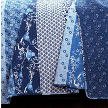 Load image into Gallery viewer, Full/Queen Navy White Light Blue Boho Floral Birds Reversible Quilt Set