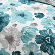 Load image into Gallery viewer, Full/Queen Blue Grey Flowers Lightweight Polyester Microfiber Quilt Set