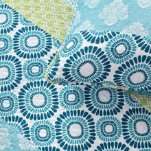 Load image into Gallery viewer, Full/Queen Cotton 3 Piece Reversible Blue White Green Floral Damask Quilt Set
