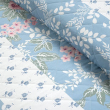 Load image into Gallery viewer, Full/Queen Blue Pink White Beige Floral Cottage Lightweight 3-Piece Quilt Set