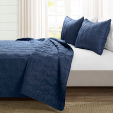 Load image into Gallery viewer, Full/Queen size Lightweight Blue Textured Cotton 3 Piece Quilt Set