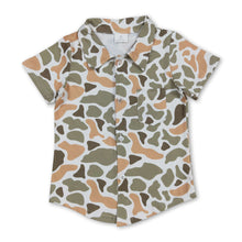 Load image into Gallery viewer, Short sleeves light color camo kids boys button down shirt