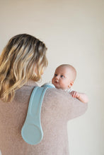 Load image into Gallery viewer, hands-free feeding strap