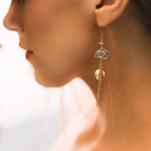 Load image into Gallery viewer, Amethyst En Pointe Earrings