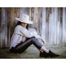 Load image into Gallery viewer, Biltmore Hard Candy - Wide Brim Premium Wool Felt Fedora Hat