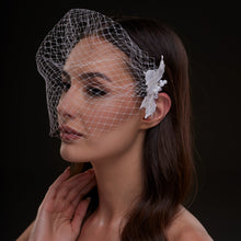 Load image into Gallery viewer, Bridal Birdcage Veil with Pearl &amp; Leaf Side Comb