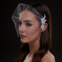 Load image into Gallery viewer, Bridal Birdcage Veil with Pearl &amp; Leaf Side Comb