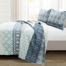 Load image into Gallery viewer, California King Lightweight 3 Piece Reversible Botanical Blue Damask Quilt Set