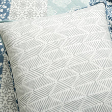 Load image into Gallery viewer, California King Lightweight 3 Piece Reversible Botanical Blue Damask Quilt Set