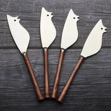 Load image into Gallery viewer, CAMELLIA RATONCITO CHEESE SPREADER/KNIFE 4 PC. SET