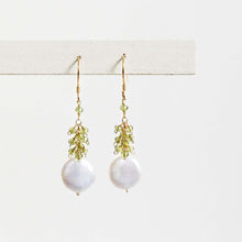 Load image into Gallery viewer, Peridot Coin Pearl Earrings