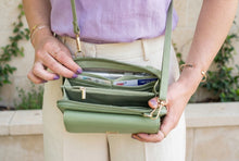 Load image into Gallery viewer, Captiva RFID Touch Screen Purse