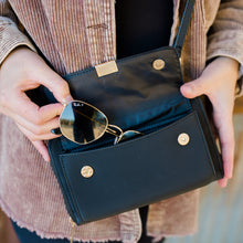 Load image into Gallery viewer, Captiva RFID Touch Screen Purse