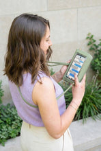 Load image into Gallery viewer, Captiva RFID Touch Screen Purse