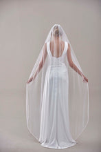Load image into Gallery viewer, Elegant Beaded Wedding  Veil-D205R