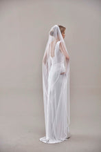 Load image into Gallery viewer, Elegant Beaded Wedding  Veil-D205R