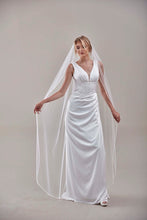 Load image into Gallery viewer, Elegant Beaded Wedding  Veil-D205R