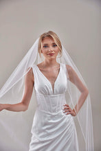 Load image into Gallery viewer, Elegant Beaded Wedding  Veil-D205R