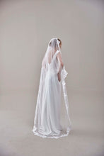 Load image into Gallery viewer, Mantilla Veil with Lace Edge, Floral Veil -D206
