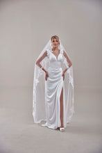 Load image into Gallery viewer, Mantilla Veil with Lace Edge, Floral Veil -D206