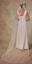Load image into Gallery viewer, Flower Embroideried Wedding Veil- D230