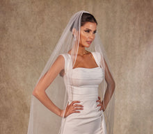 Load image into Gallery viewer, Crystal Knot Beaded Edge Wedding Veil - D250