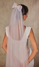 Load image into Gallery viewer, Elegant Bow Wedding Veil