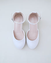 Load image into Gallery viewer, Girls Satin Block Heel