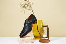 Load image into Gallery viewer, The Rolls  Woven Black Leather Single Monk Strap  Handmade Men Shoe