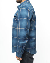 Load image into Gallery viewer, Destroyer Flannel - Pale Blue