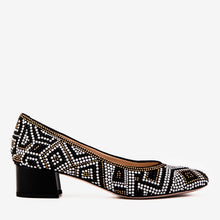 Load image into Gallery viewer, Nampula Crystal-Embellished Black Leather Women Pump