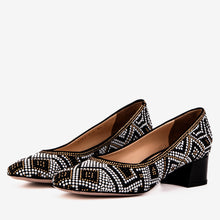 Load image into Gallery viewer, Nampula Crystal-Embellished Black Leather Women Pump
