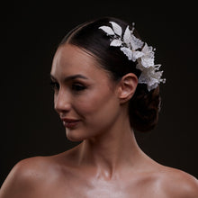 Load image into Gallery viewer, Elegant White Flower &amp; Bead Bridal Hair Comb