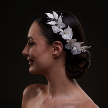 Load image into Gallery viewer, Elegant White Flower &amp; Bead Bridal Hair Comb
