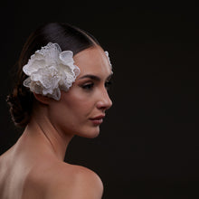 Load image into Gallery viewer, Elegant White Flower Bridal Hair Comb