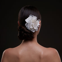 Load image into Gallery viewer, Elegant White Flower Bridal Hair Comb