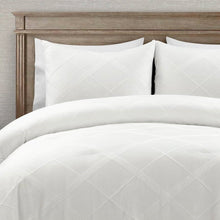 Load image into Gallery viewer, King/California King White Diamond Jacquard 3 PCS Comforter Set