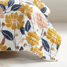 Load image into Gallery viewer, Full/Queen  Aloha Hawaiian Floral Lightweight Quilt Set