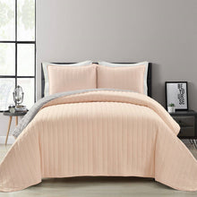 Load image into Gallery viewer, Full/Queen Soft Reversible Lightweight Quilt Set in Rose Blush Pink and Grey