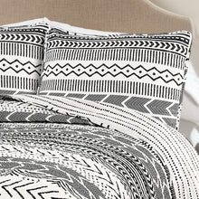 Load image into Gallery viewer, 3 Piece Scandinavian Black White Reversible Cotton Set in Full/Queen