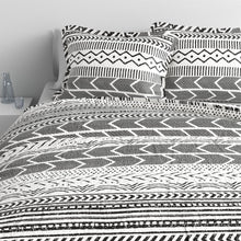 Load image into Gallery viewer, 3 Piece Scandinavian Black White Reversible Cotton Set in Full/Queen