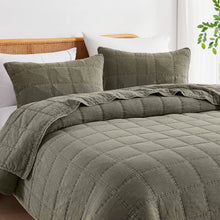 Load image into Gallery viewer, Full/Queen 3 Piece Cotton Faded Stone Washed Lightweight Quilt Set Green