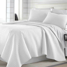Load image into Gallery viewer, Twin/Twin XL Lightweight White Ultra Soft 2-Piece Microfiber Quilt Set
