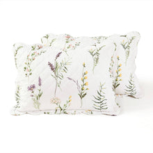 Load image into Gallery viewer, Full/Queen Scallop Edge Floral Lightweight 3 Piece Quilt Set