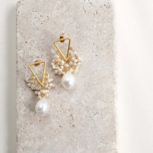 Load image into Gallery viewer, Pearl Fringe Earrings