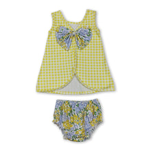 Load image into Gallery viewer, Sleeveless yellow plaid top floral bummies baby girls set