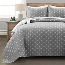 Load image into Gallery viewer, King size 3-Piece Reversible Cotton Yarn Woven Quilt Set in Grey and White
