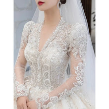 Load image into Gallery viewer, Luxurious Long Sleeved Wedding Gown EDW32