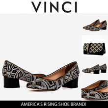 Load image into Gallery viewer, Nampula Crystal-Embellished Black Leather Women Pump