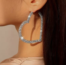 Load image into Gallery viewer, Glitzy Hearts Earrings